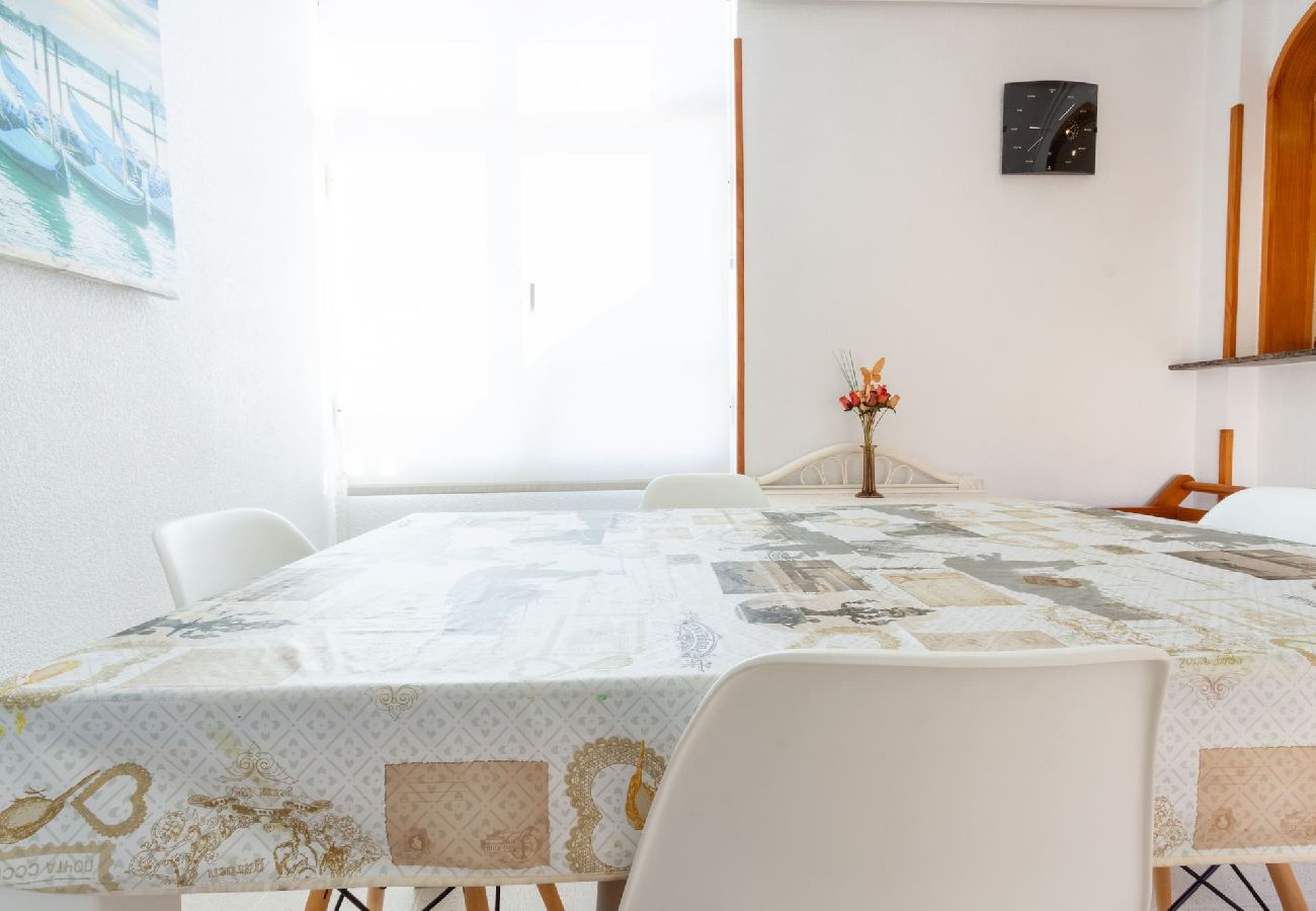 Apartamento en Santa Pola - Blue-Bay, ático a 20 metros de la playa by Domidai 