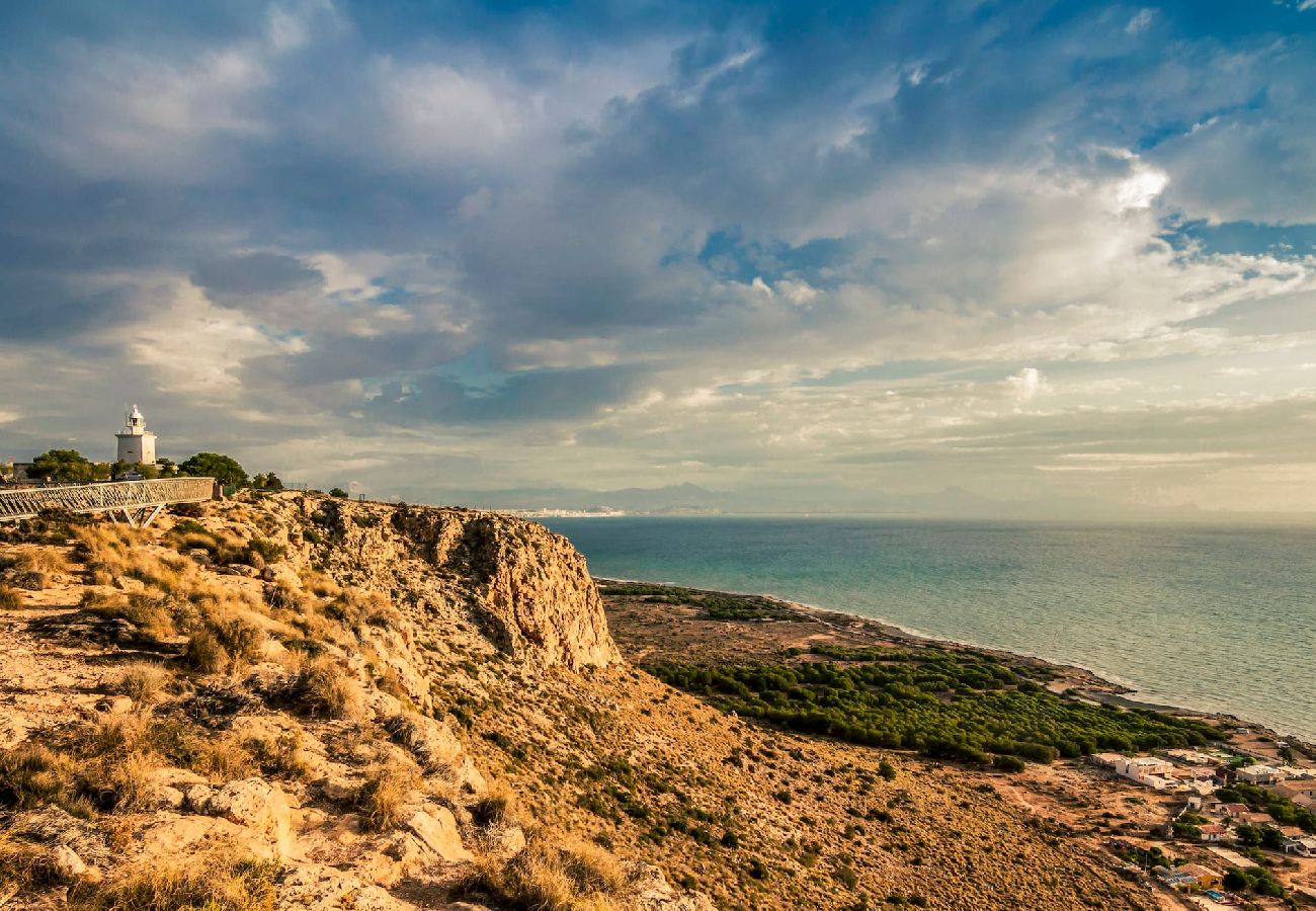 Apartamento en Santa Pola - Ático con vistas panorámicas - Relax & teletrabajo 