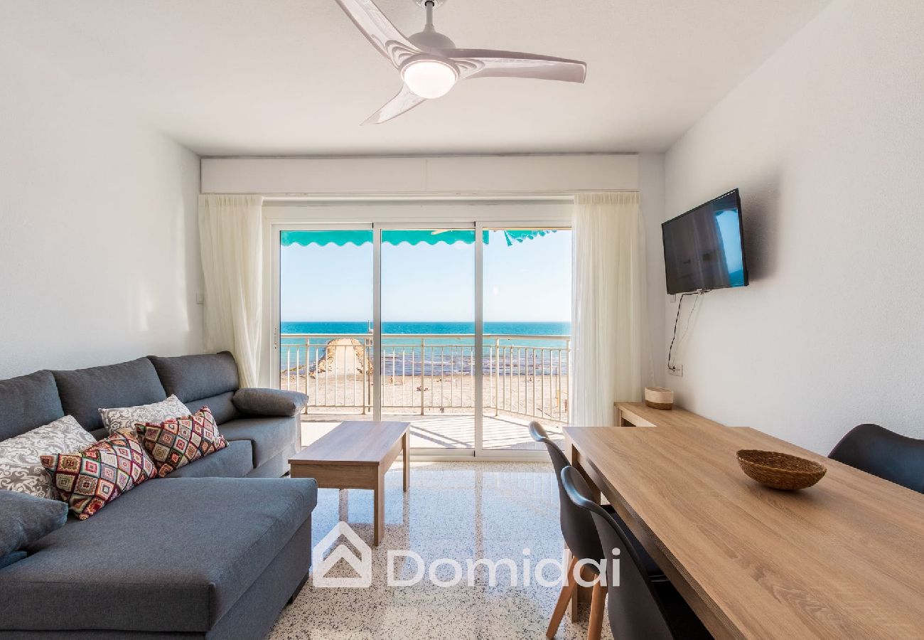 Apartamento en Santa Pola - Primera línea de playa ideal para teletrabajo 