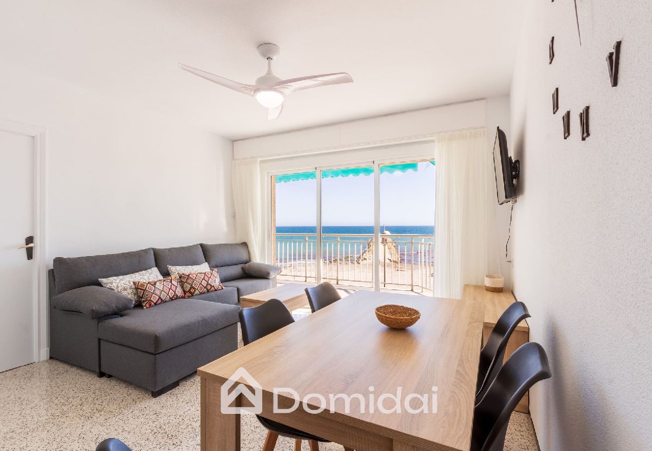 Apartamento en Santa Pola - Primera línea de playa ideal para teletrabajo 