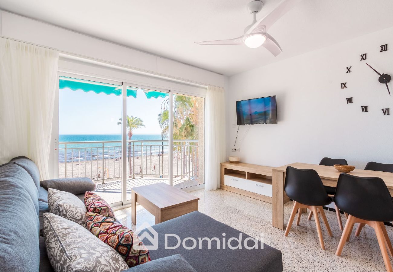 Apartamento en Santa Pola - Primera línea de playa ideal para teletrabajo 