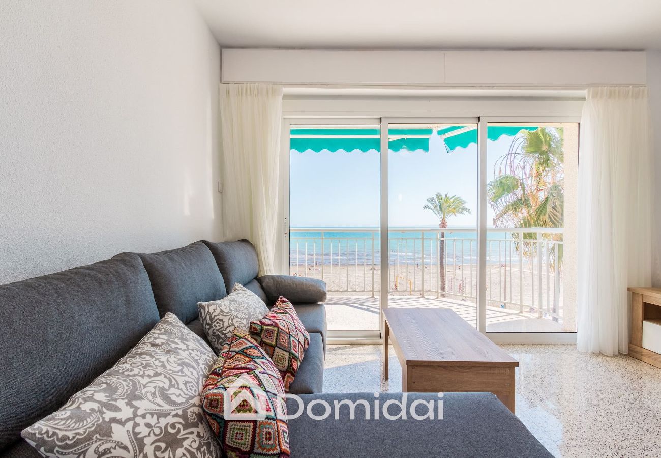 Apartamento en Santa Pola - Primera línea de playa ideal para teletrabajo 