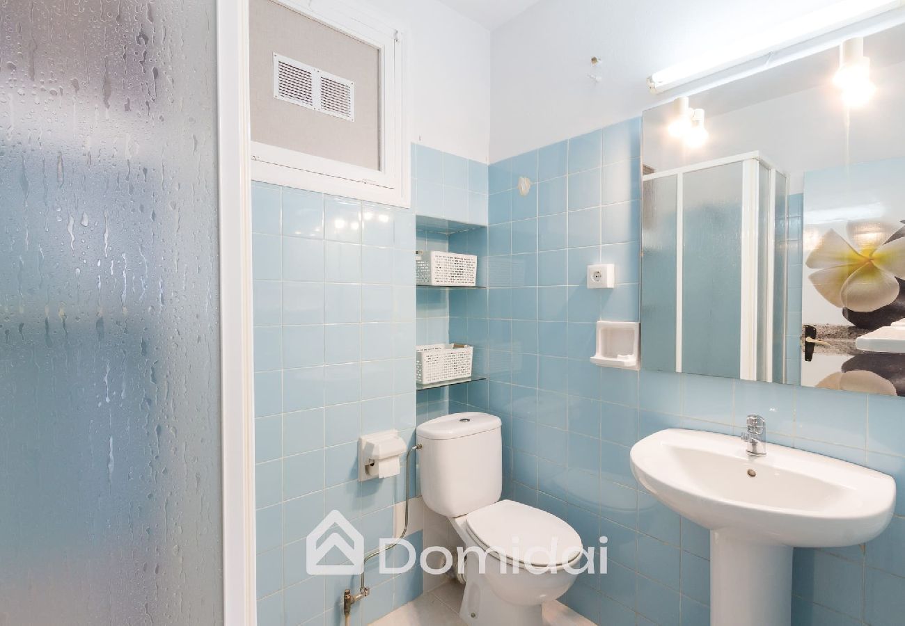 Apartamento en Santa Pola - Playa a 5 metros en el centro del pueblo - Domidai 