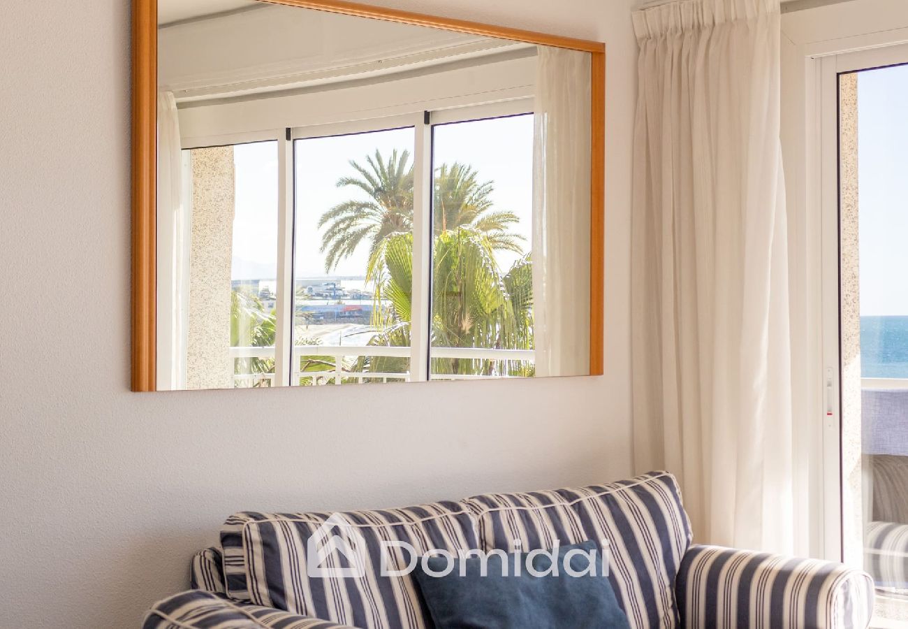 Apartamento en Santa Pola - Playa a 5 metros en el centro del pueblo - Domidai 