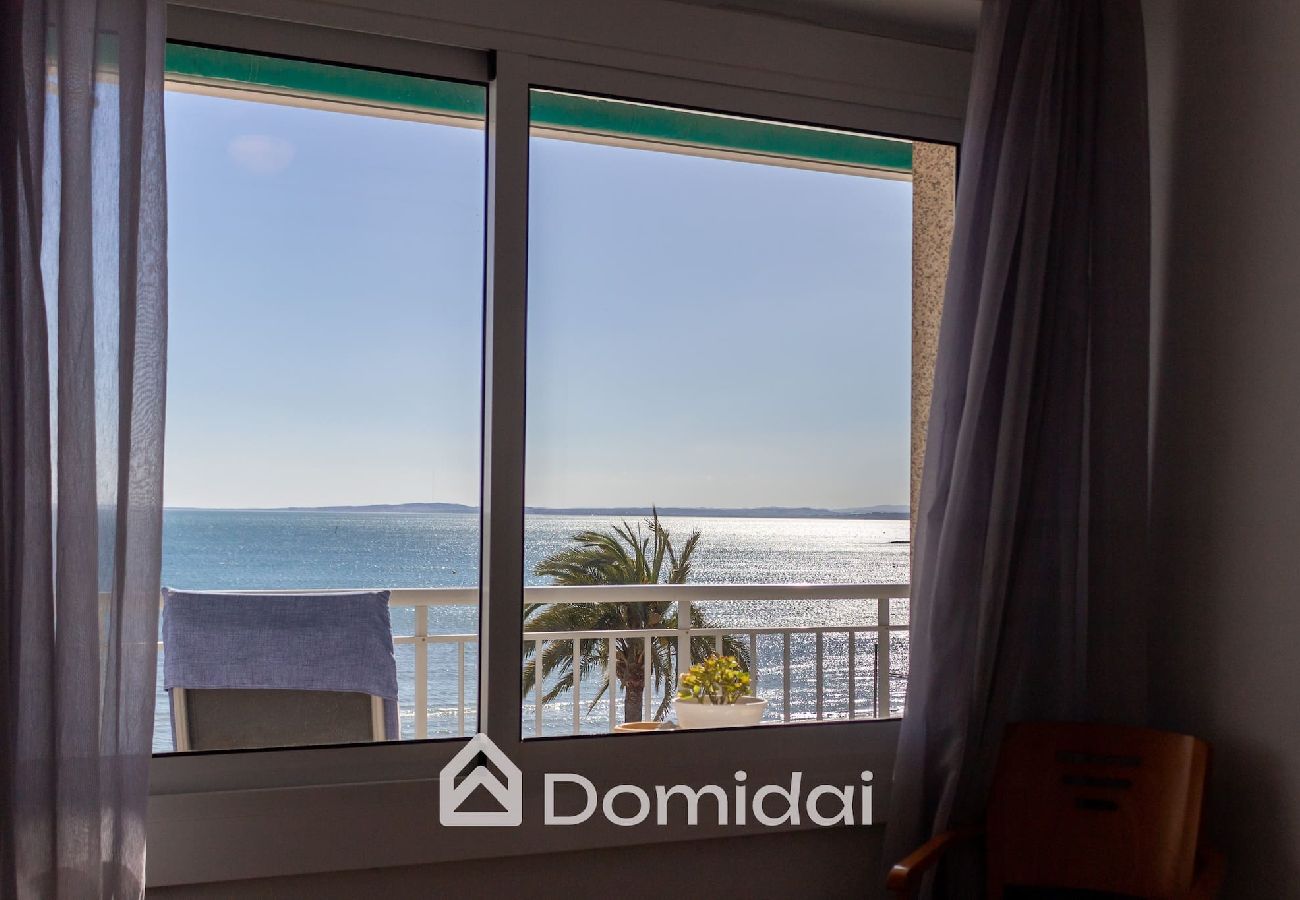 Apartamento en Santa Pola - Playa a 5 metros en el centro del pueblo - Domidai 