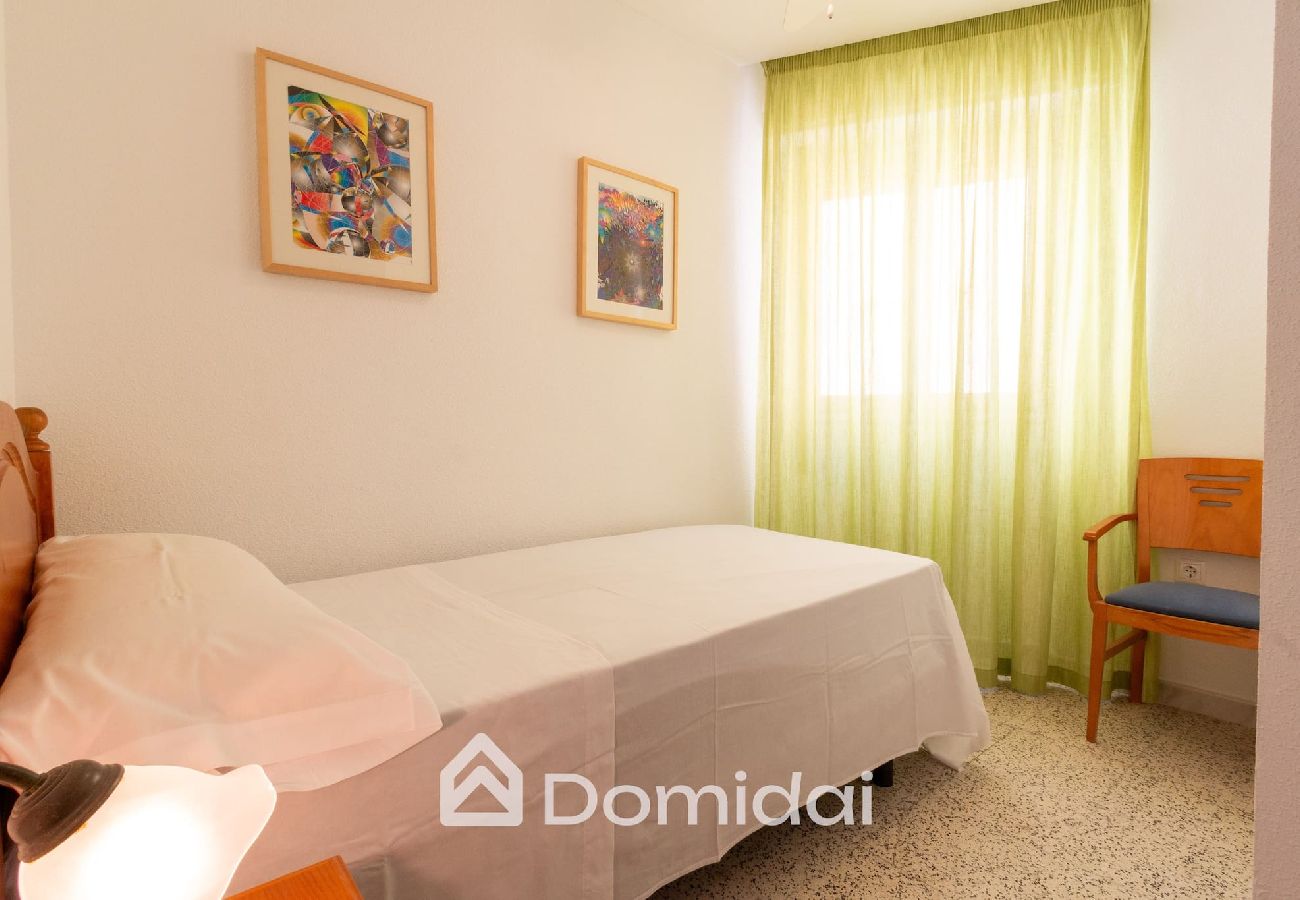 Apartamento en Santa Pola - Playa a 5 metros en el centro del pueblo - Domidai 