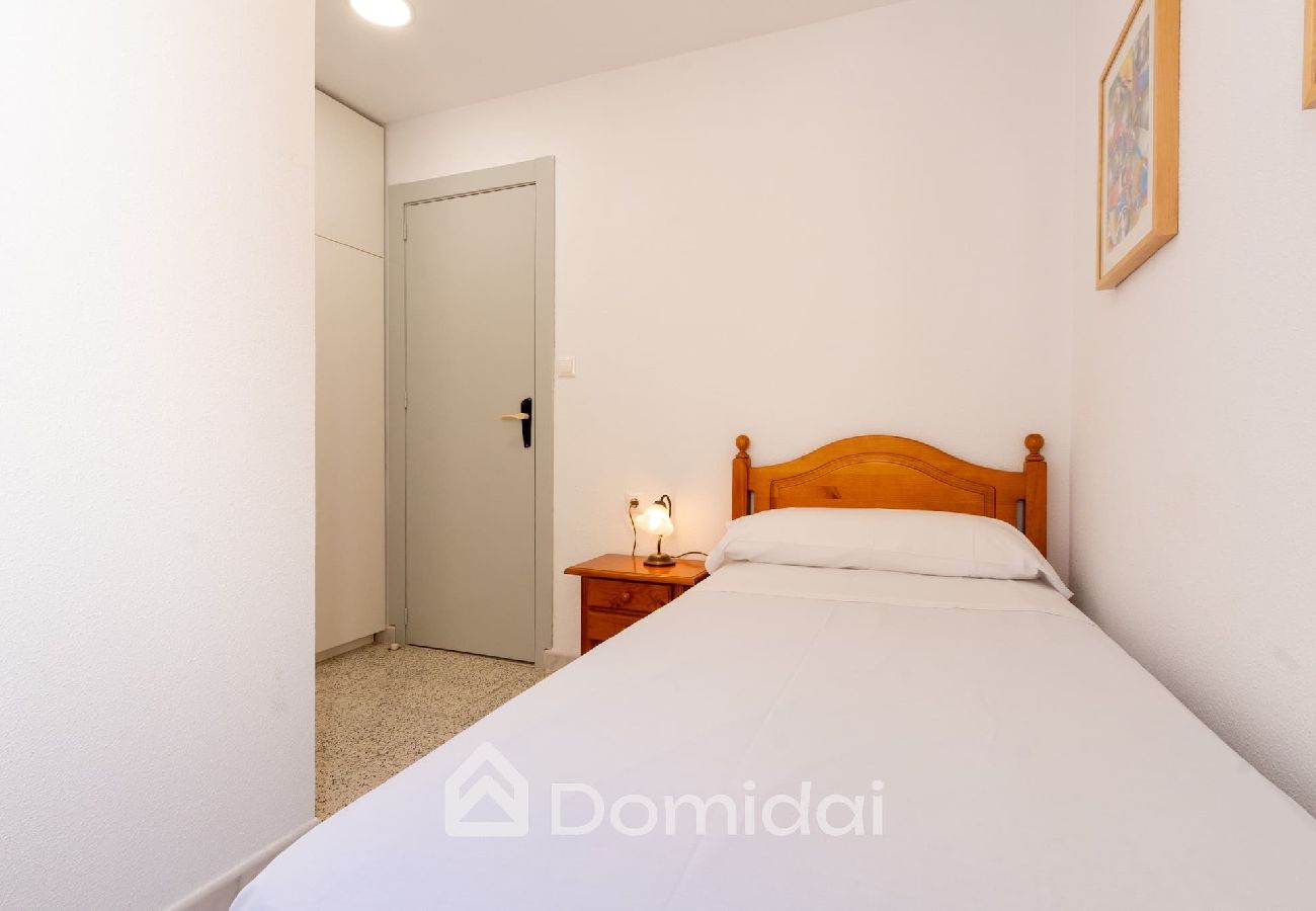 Apartamento en Santa Pola - Playa a 5 metros en el centro del pueblo - Domidai 