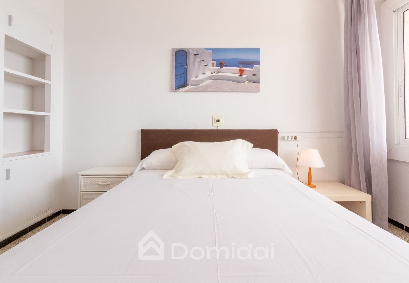 Apartamento en Santa Pola - Playa a 5 metros en el centro del pueblo - Domidai 