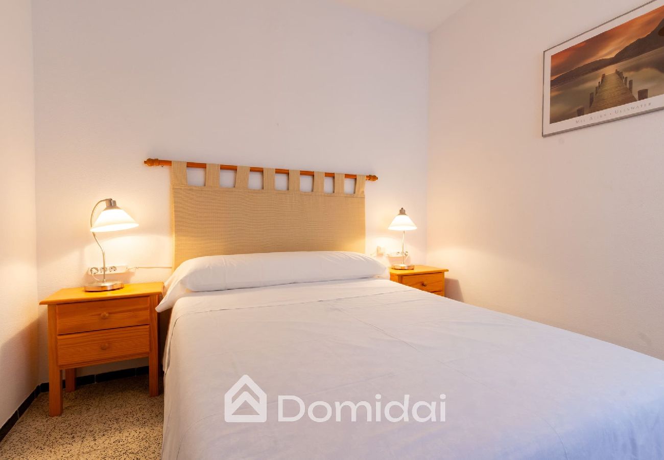 Apartamento en Santa Pola - Playa a 5 metros en el centro del pueblo - Domidai 