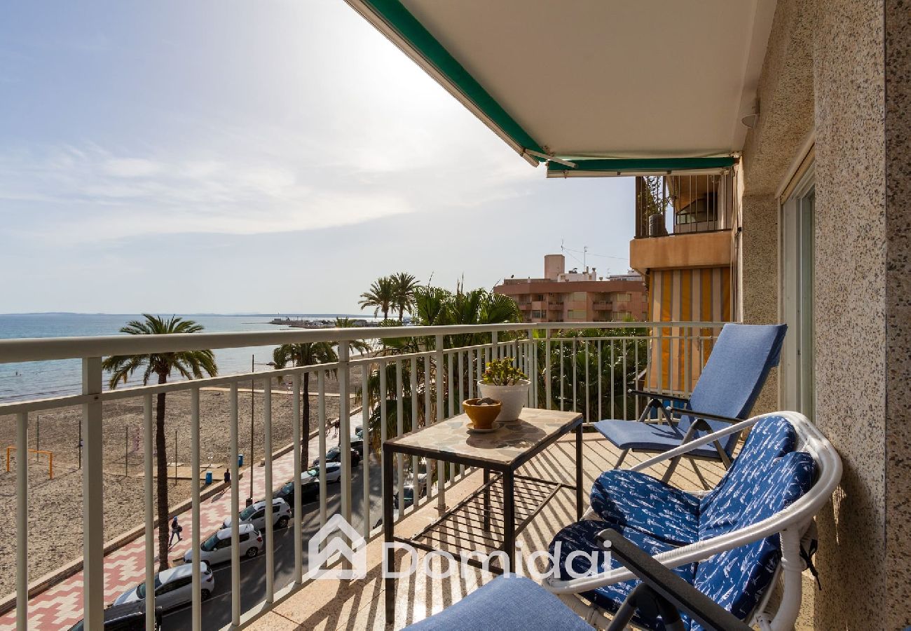 Apartamento en Santa Pola - Playa a 5 metros en el centro del pueblo - Domidai 