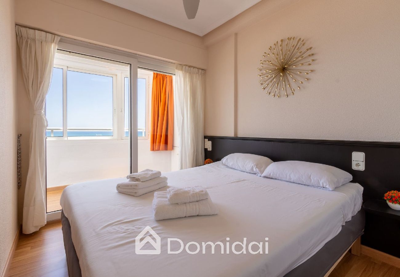 Apartamento en Los Arenales del Sol - The Seaview - beach & pool by Domidai 