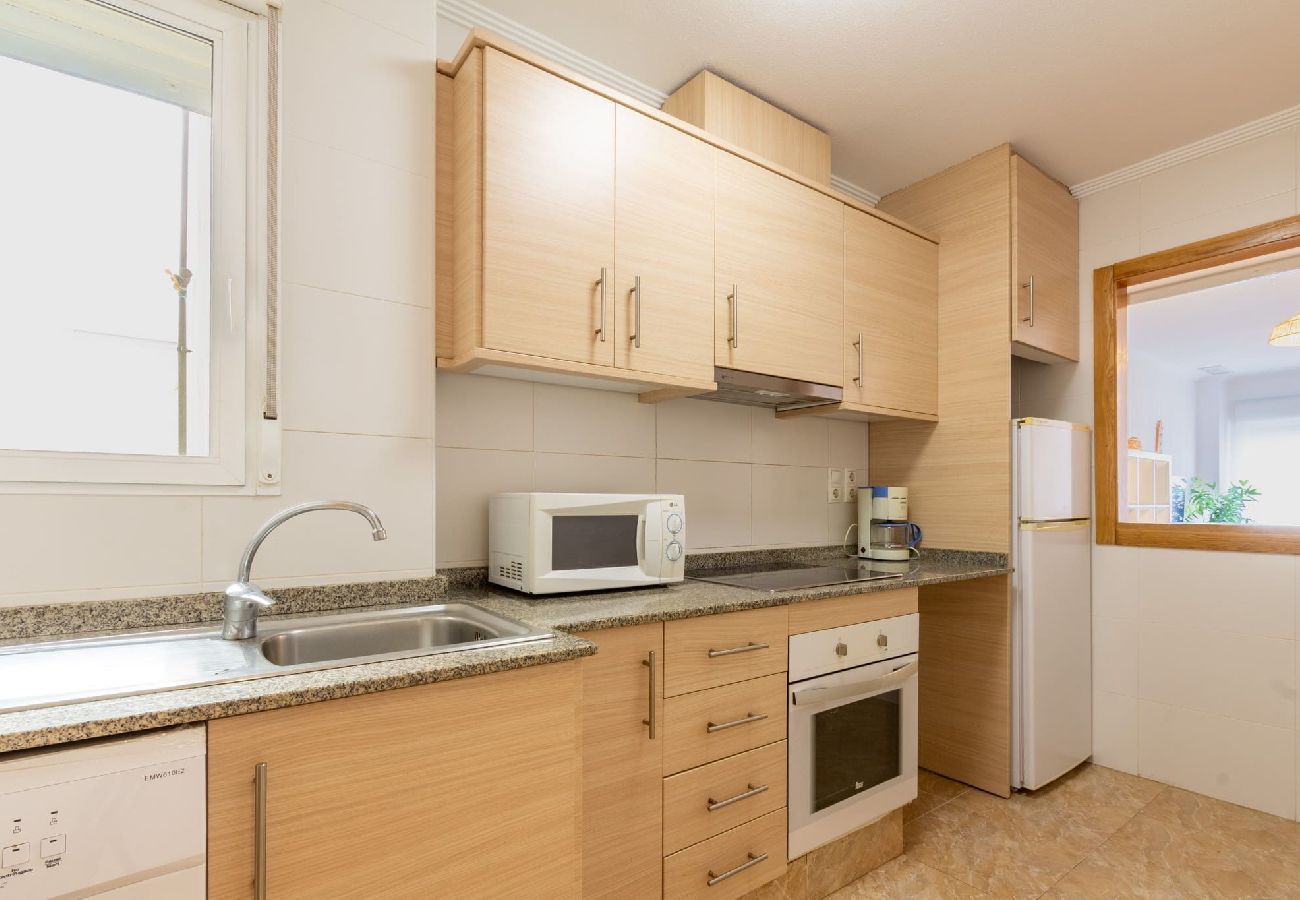 Apartamento en Torrellano - Alojamiento cera del aeropuerto bien comunicado 