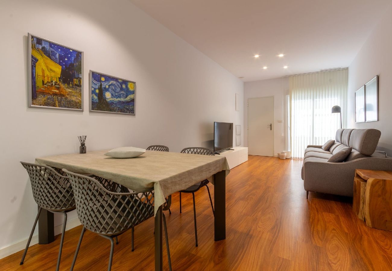 Apartamento en Santa Pola - Moderno piso en la playa con piscina y despacho 