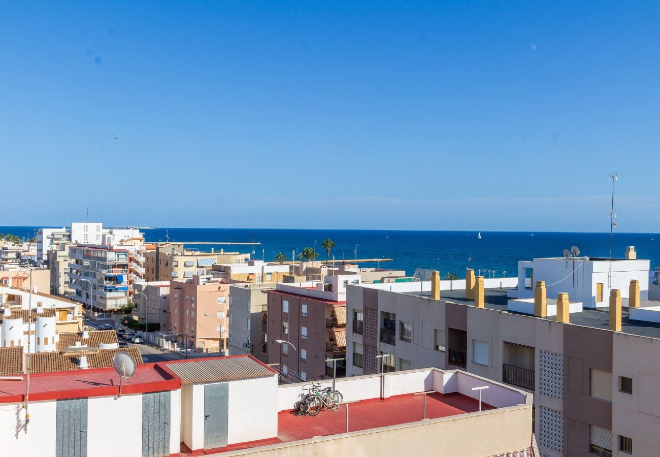 Apartamento en Santa Pola - Moderno piso en la playa con piscina y despacho 