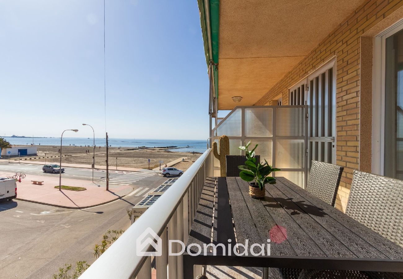 Apartamento en Santa Pola - Apartamento a pie de playa cerca del aeropuerto 