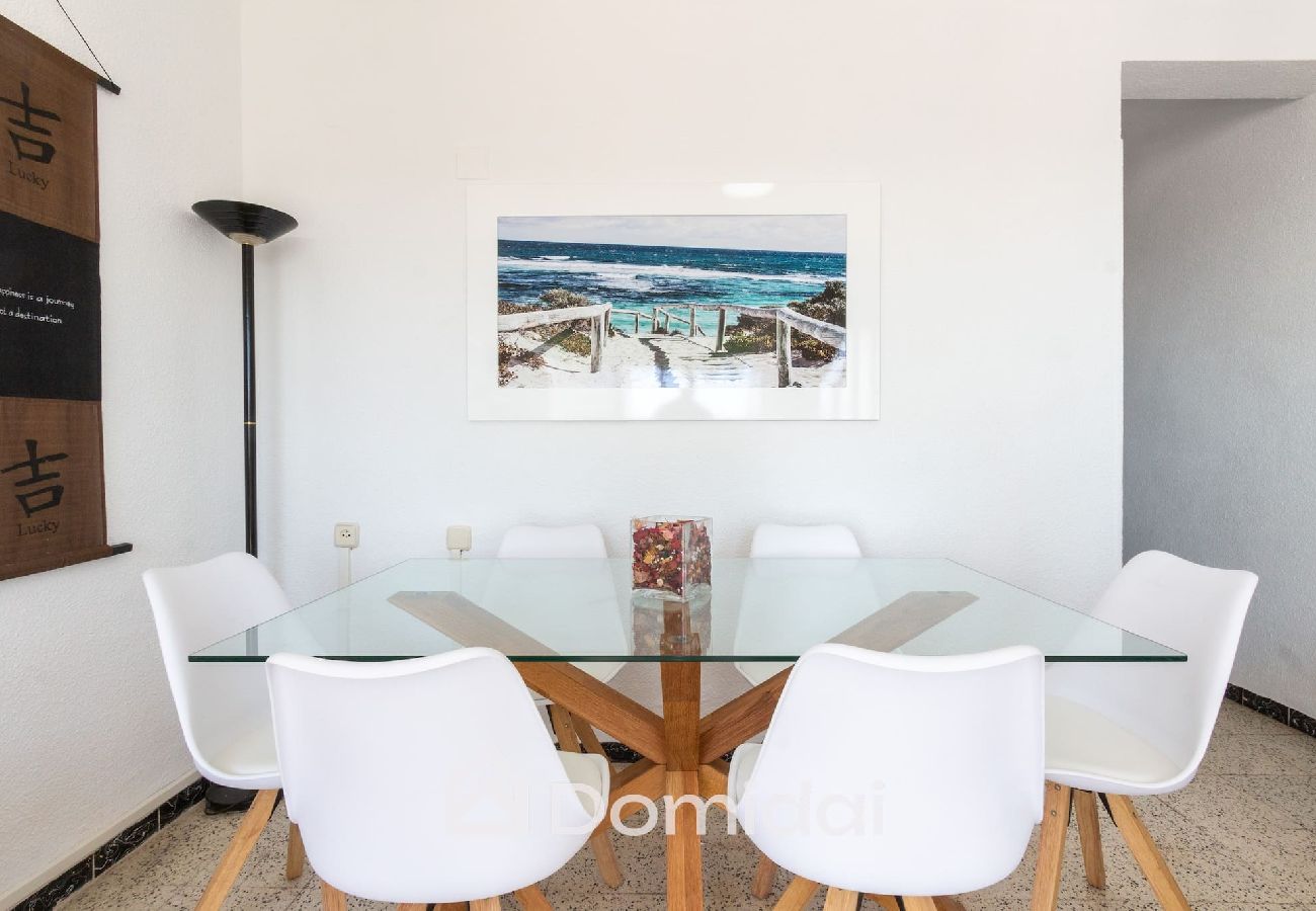 Apartamento en Santa Pola - Apartamento a pie de playa cerca del aeropuerto 