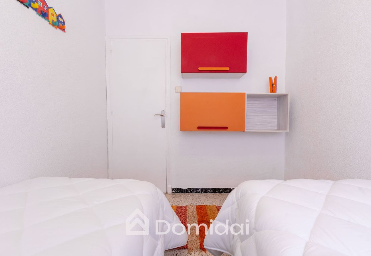 Apartamento en Santa Pola - Apartamento a pie de playa cerca del aeropuerto 