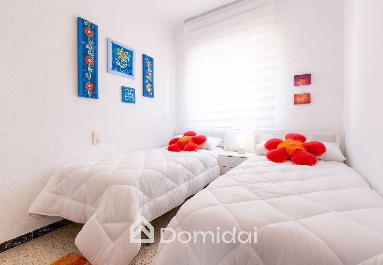 Apartamento en Santa Pola - Apartamento a pie de playa cerca del aeropuerto 