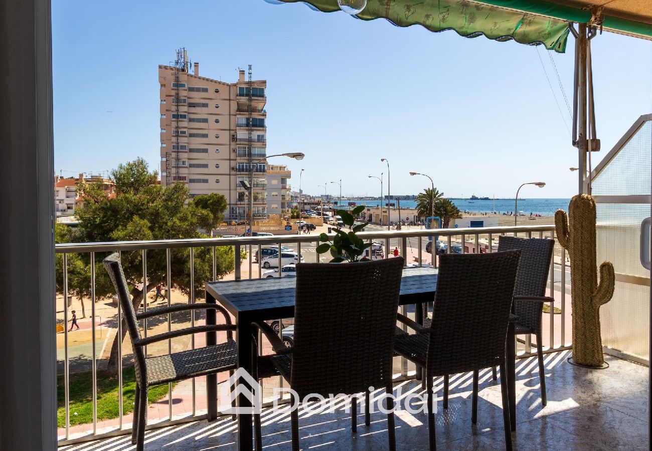 Apartamento en Santa Pola - Apartamento a pie de playa cerca del aeropuerto 