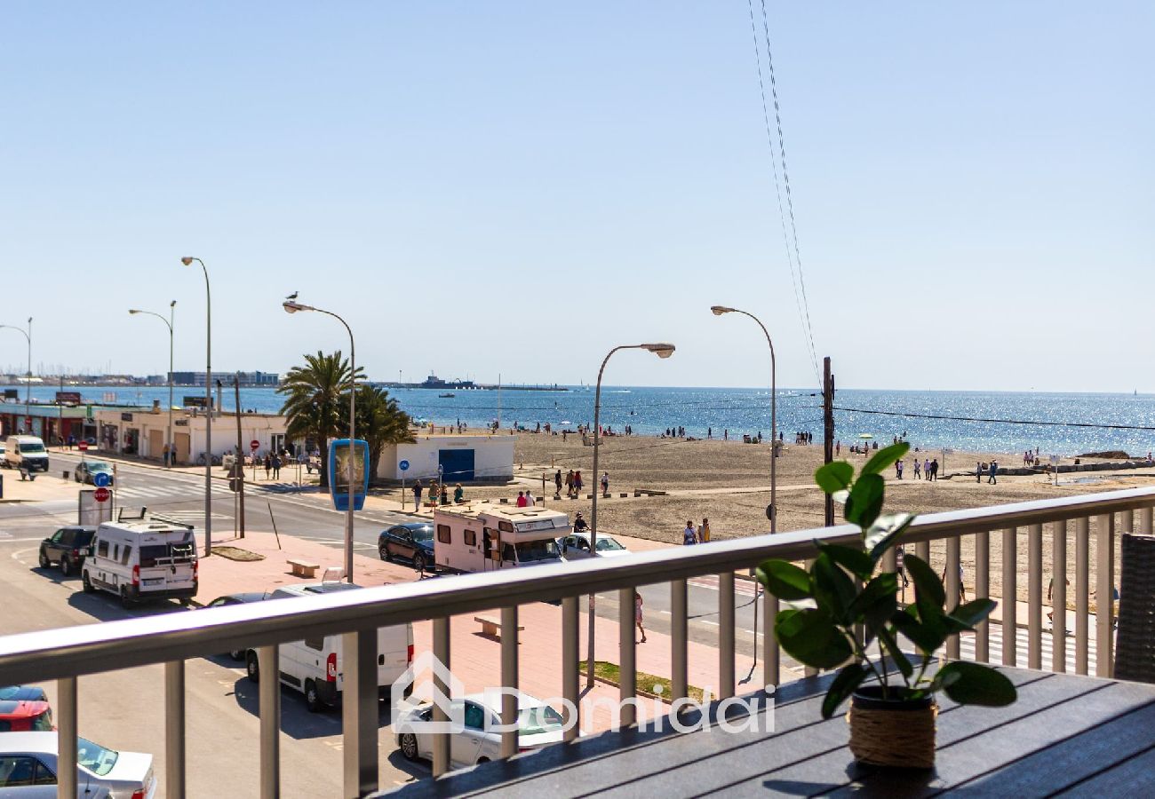 Apartamento en Santa Pola - Apartamento a pie de playa cerca del aeropuerto 