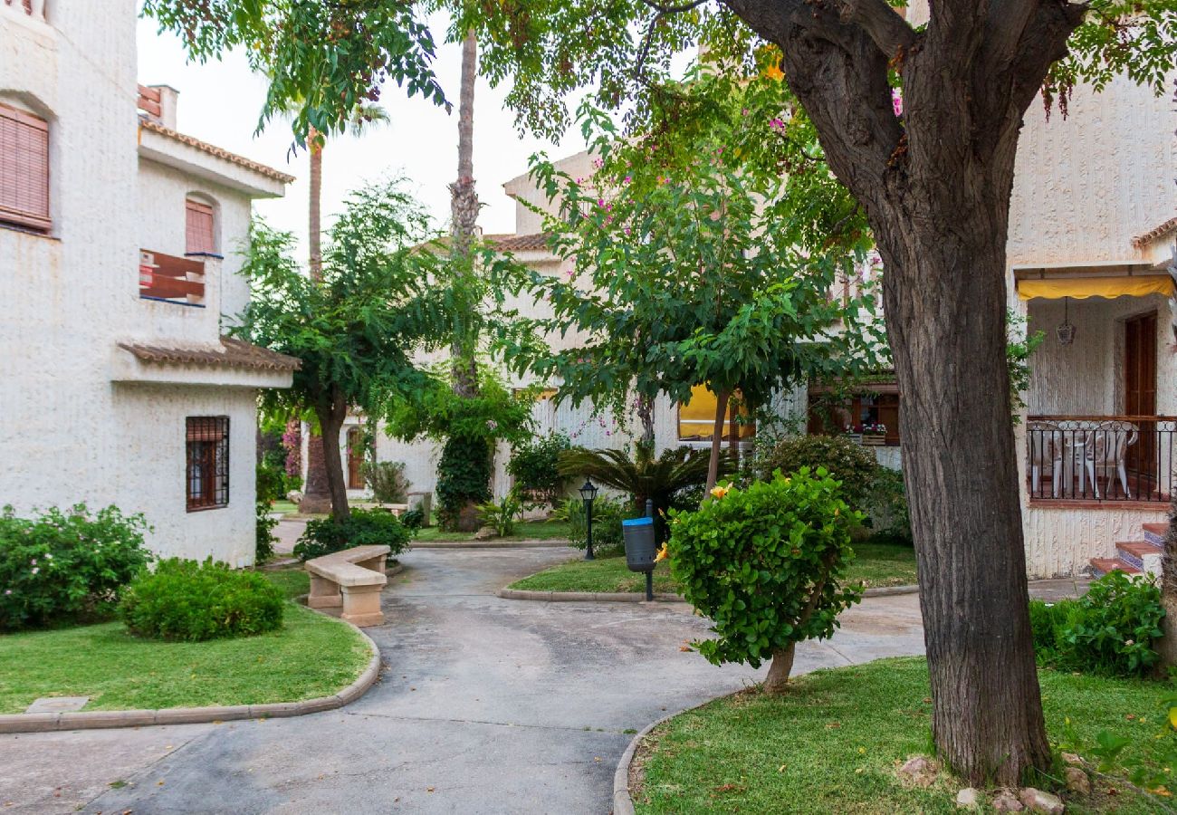 Casa adosada en Santa Pola - Varadero - Bungallow a pie de la playa 