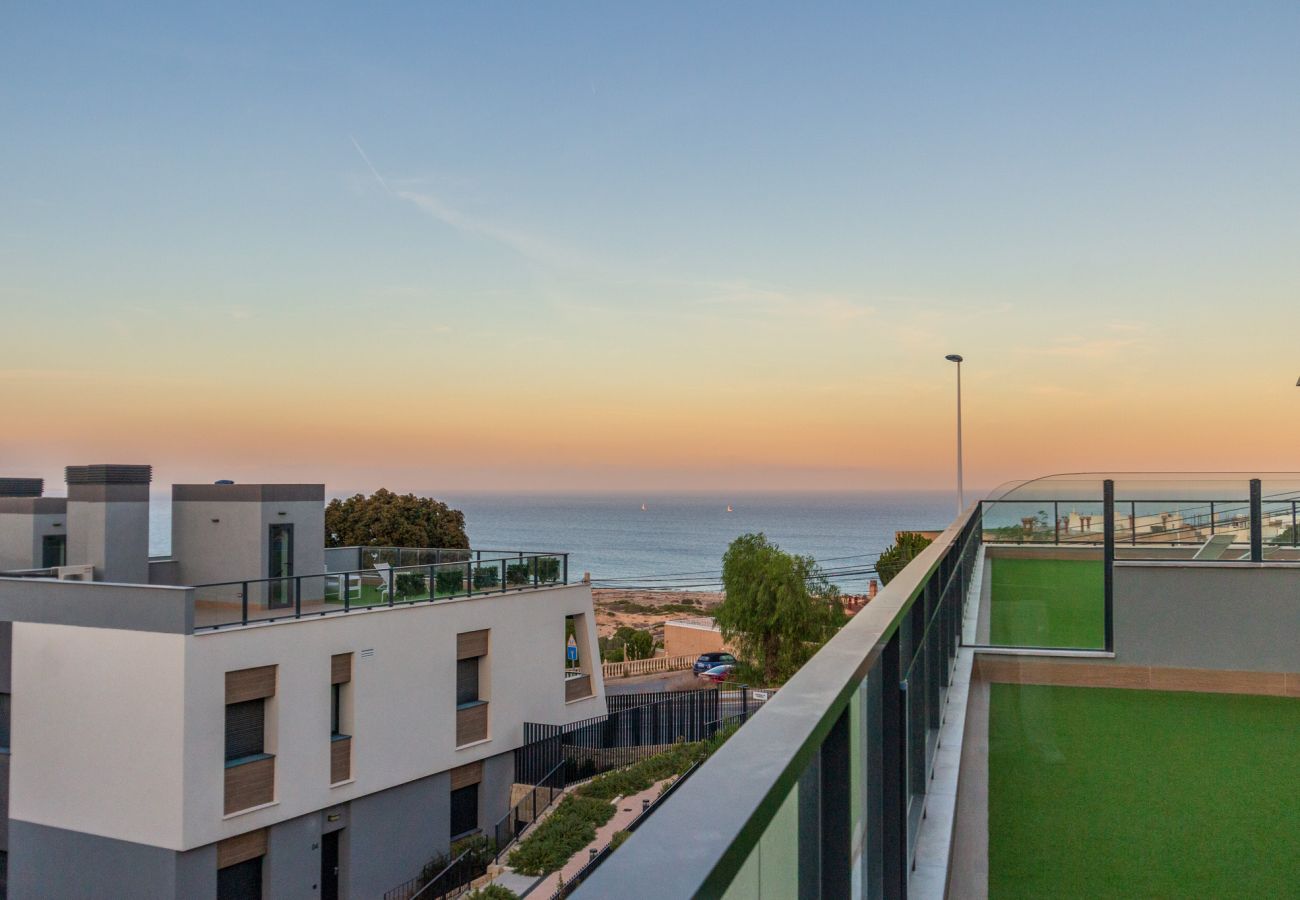 Apartamento en Santa Pola - Vecindario exclusivo - piscina infinita y garaje