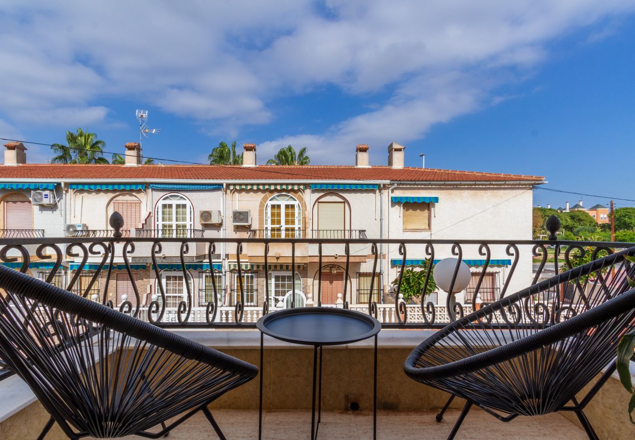 Casa adosada en Santa Pola - Refugio para parejas a 1 minuto del mar