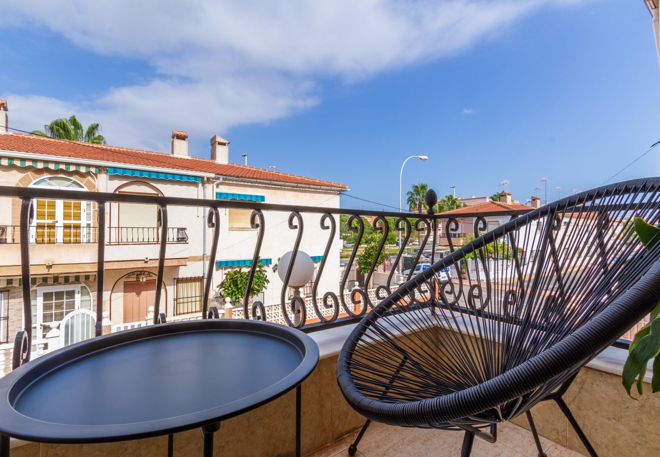 Casa adosada en Santa Pola - Refugio para parejas a 1 minuto del mar