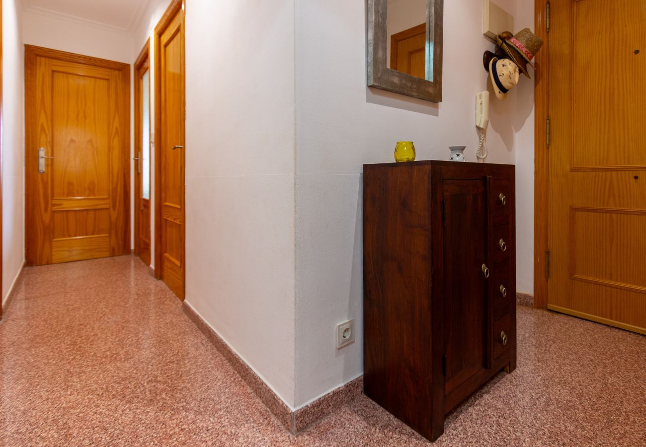 Apartamento en Arenales del Sol - Apartamento en Arenales con Piscina y Terraza Soleada