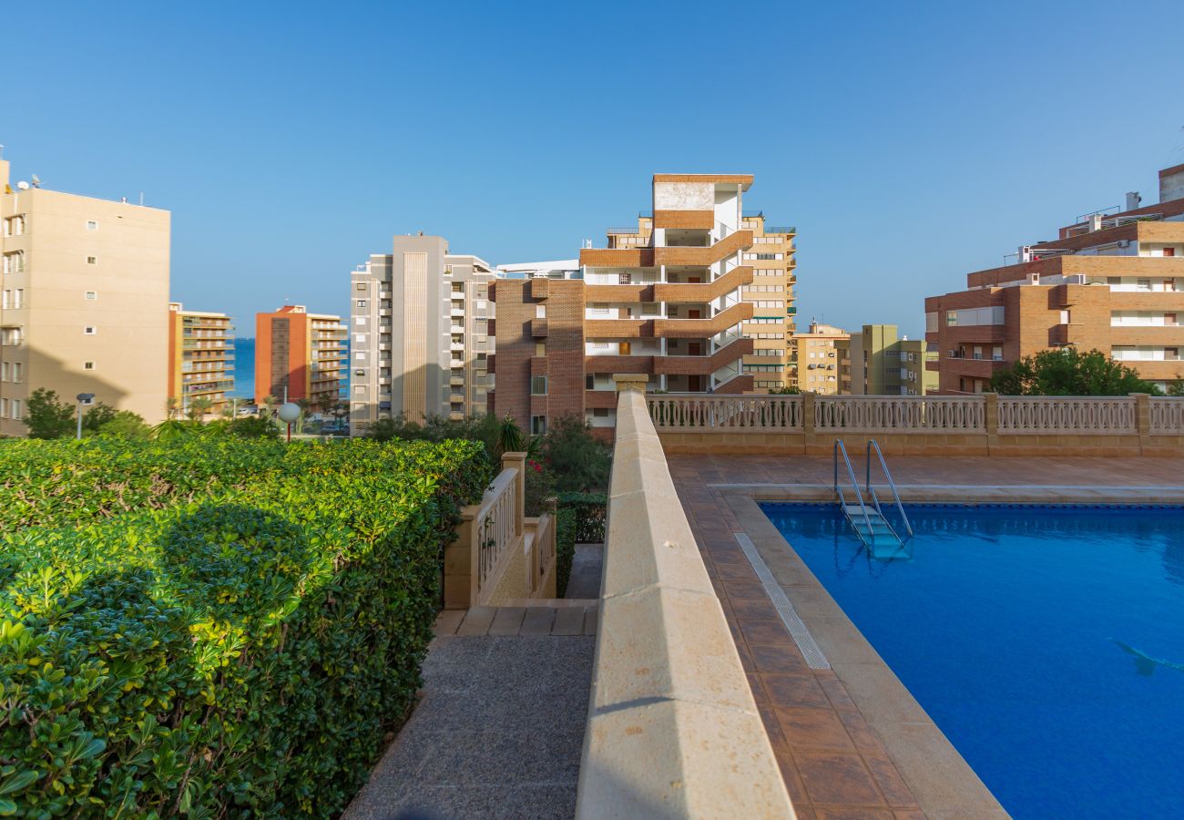 Apartamento en Arenales del Sol - Apartamento en Arenales con Piscina y Terraza Soleada