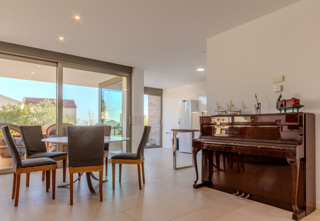 Apartamento en Santa Pola - The Luxury Village by Domidai