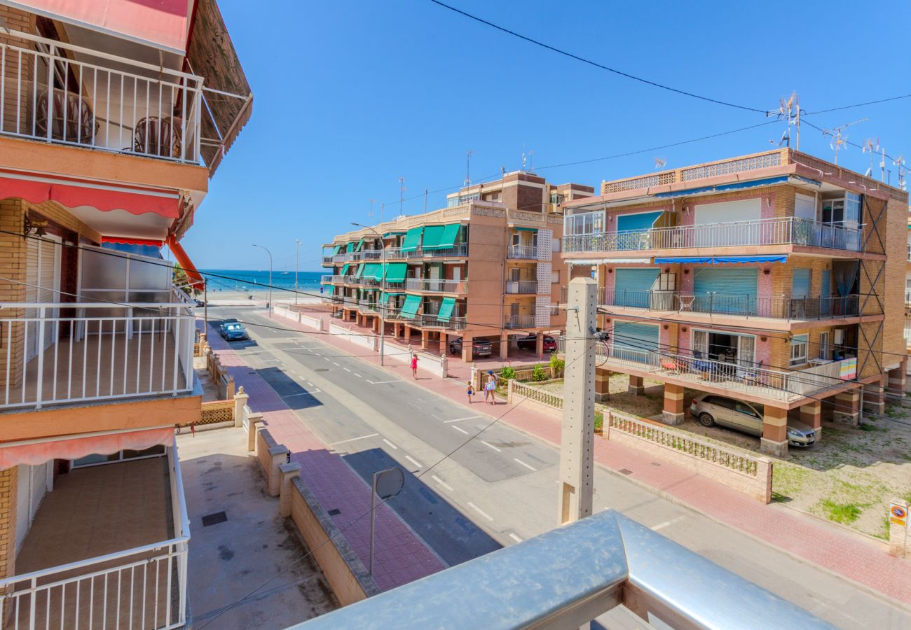 Apartamento en Santa Pola - Casa frente a la playa en Santa Pola