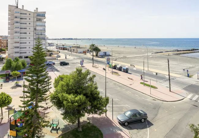 Apartamento en Santa Pola - Apartamento frente a la playa cerca del aeropuerto