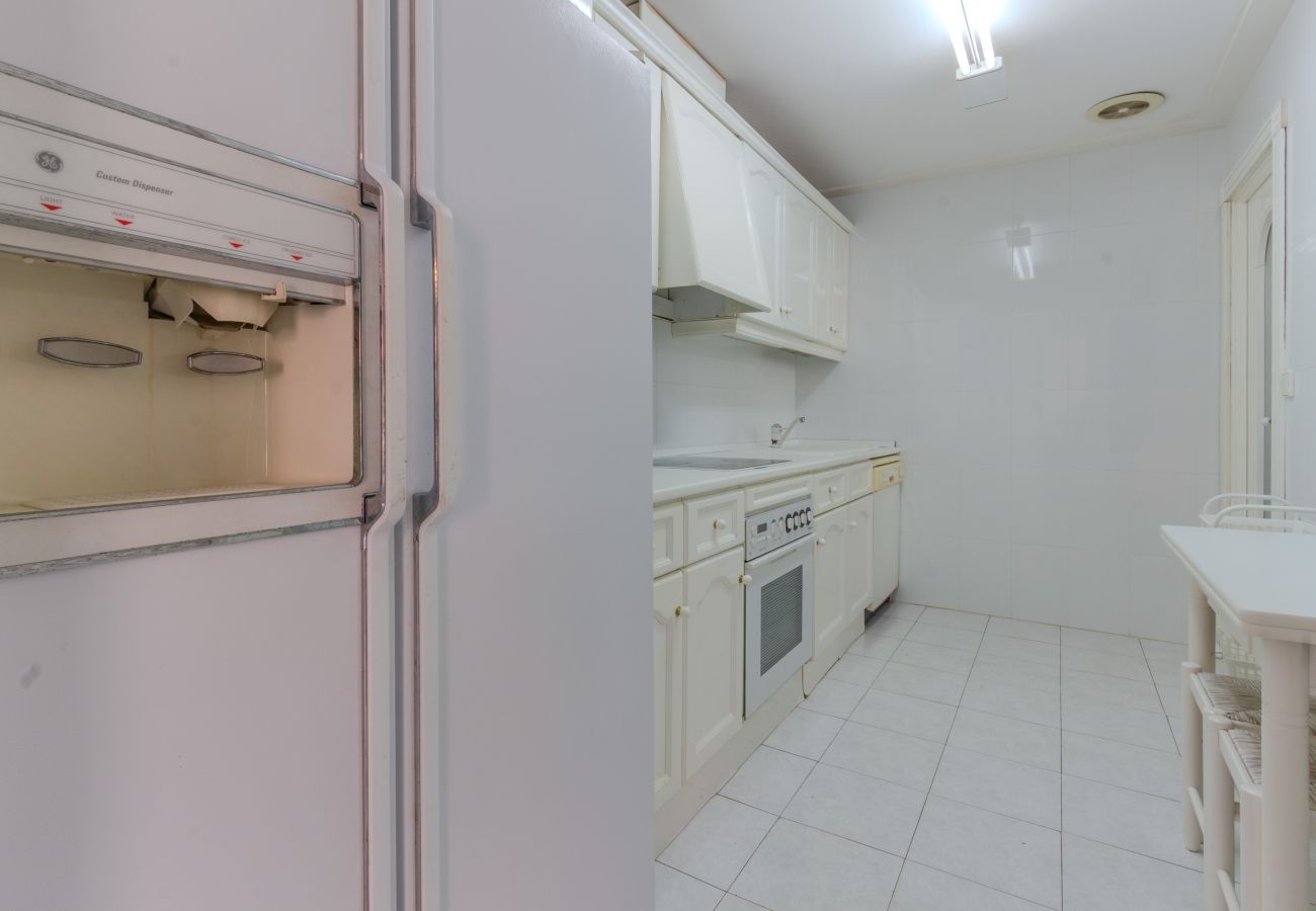 Apartamento en Santa Pola - Primera línea de playa (Media estancia +11 días)