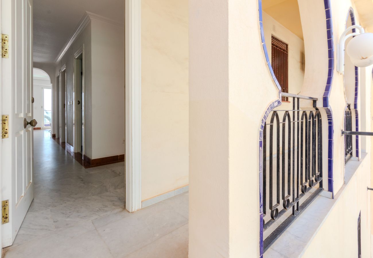 Apartamento en Santa Pola - Primera línea de playa (Media estancia +11 días)