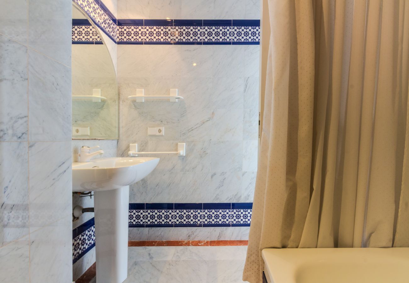Apartamento en Santa Pola - Primera línea de playa (Media estancia +11 días)