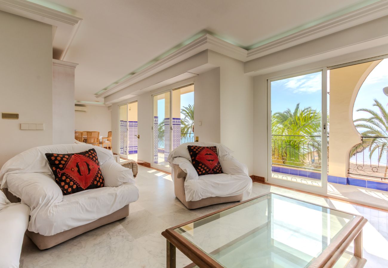 Apartamento en Santa Pola - Primera línea de playa (Media estancia +11 días)