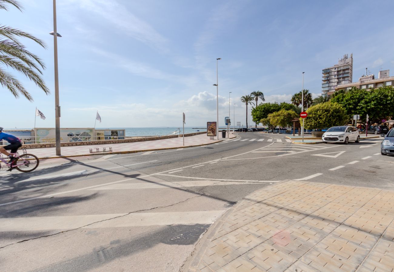 Apartamento en Santa Pola - Primera línea de playa (Media estancia +11 días)