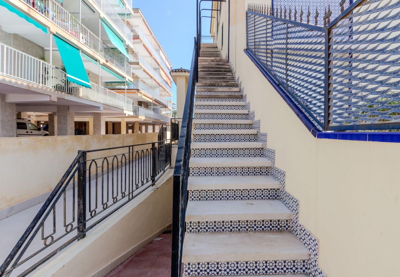 Apartamento en Santa Pola - Primera línea de playa (Media estancia +11 días)