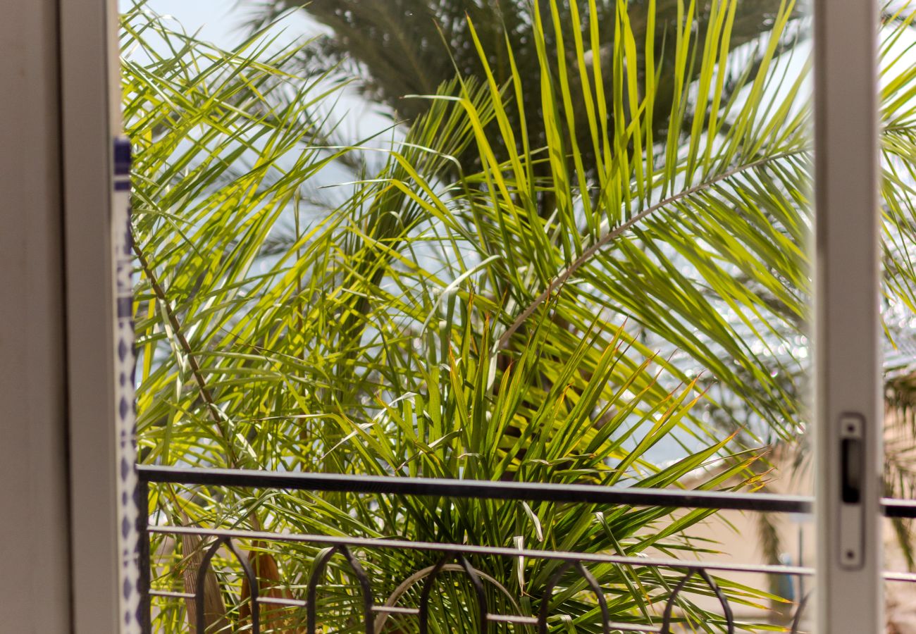 Apartamento en Santa Pola - Primera línea de playa (Media estancia +11 días)