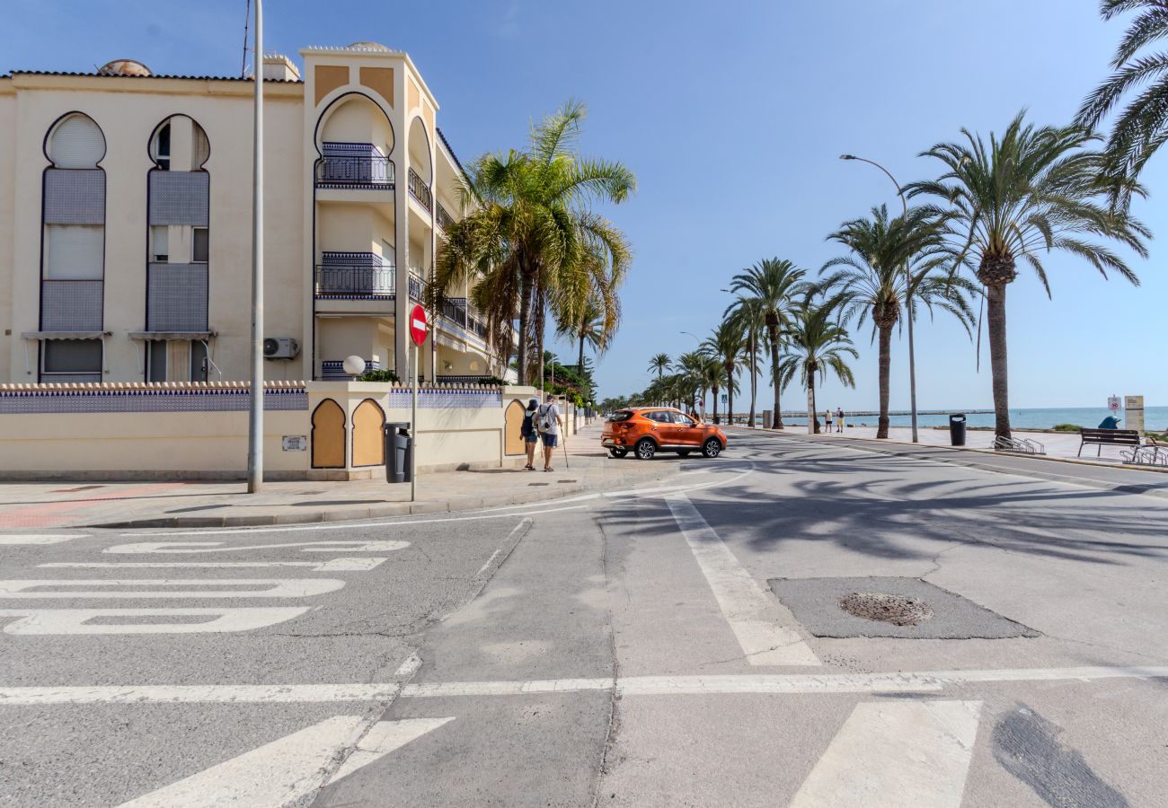 Apartamento en Santa Pola - Primera línea de playa (Media estancia +11 días)