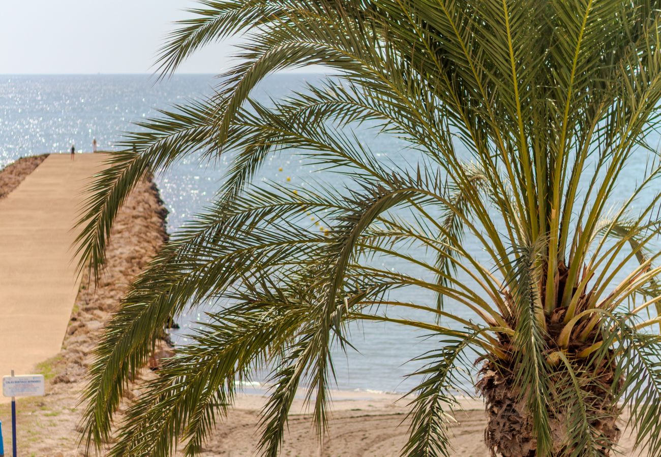 Apartamento en Santa Pola - Primera línea de playa (Media estancia +11 días)