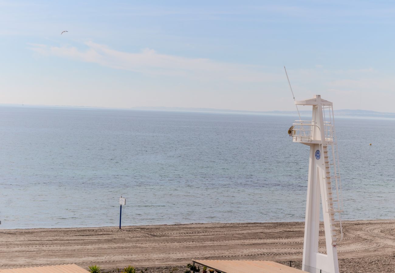 Apartamento en Santa Pola - Apartamento frente a la playa cerca del aeropuerto