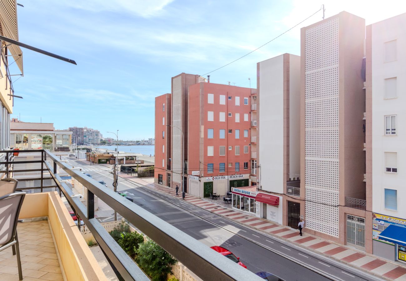 Apartamento en Santa Pola - Apartamento frente a la playa cerca del aeropuerto