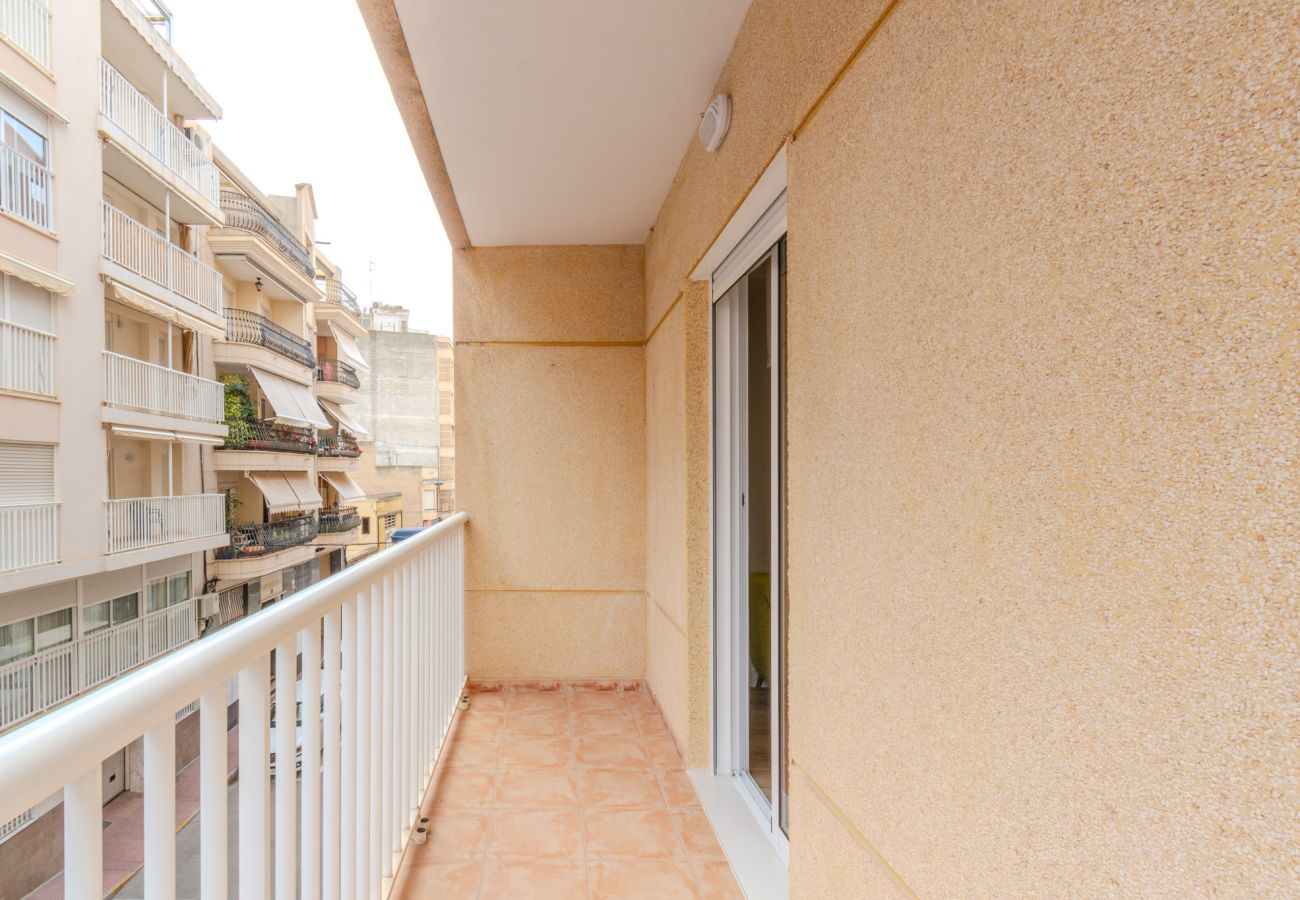 Apartamento en Santa Pola - Piso céntrico a un paso de la playa