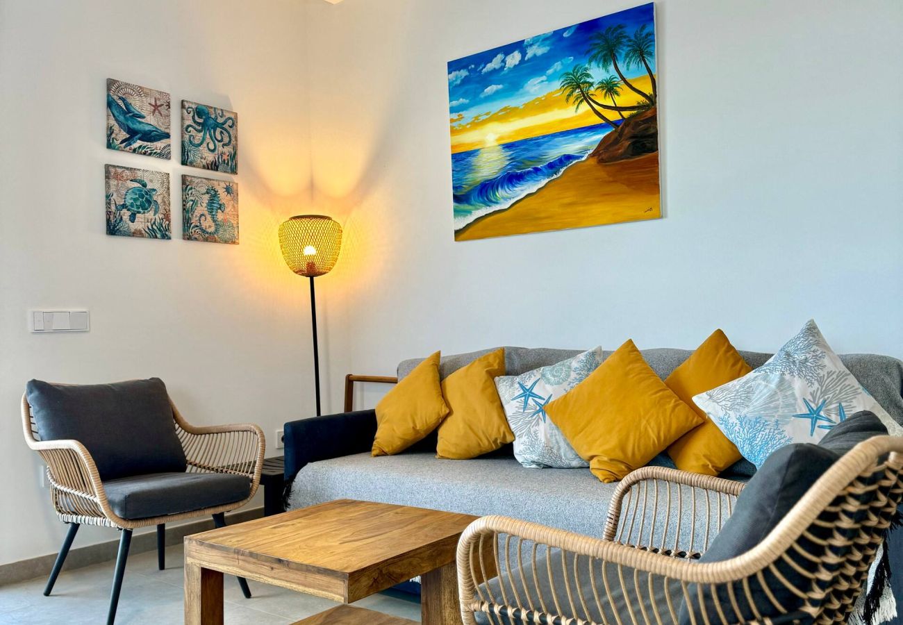 Apartamento en Santa Pola - Sol y lujo frente al mar • WiFi + A/C