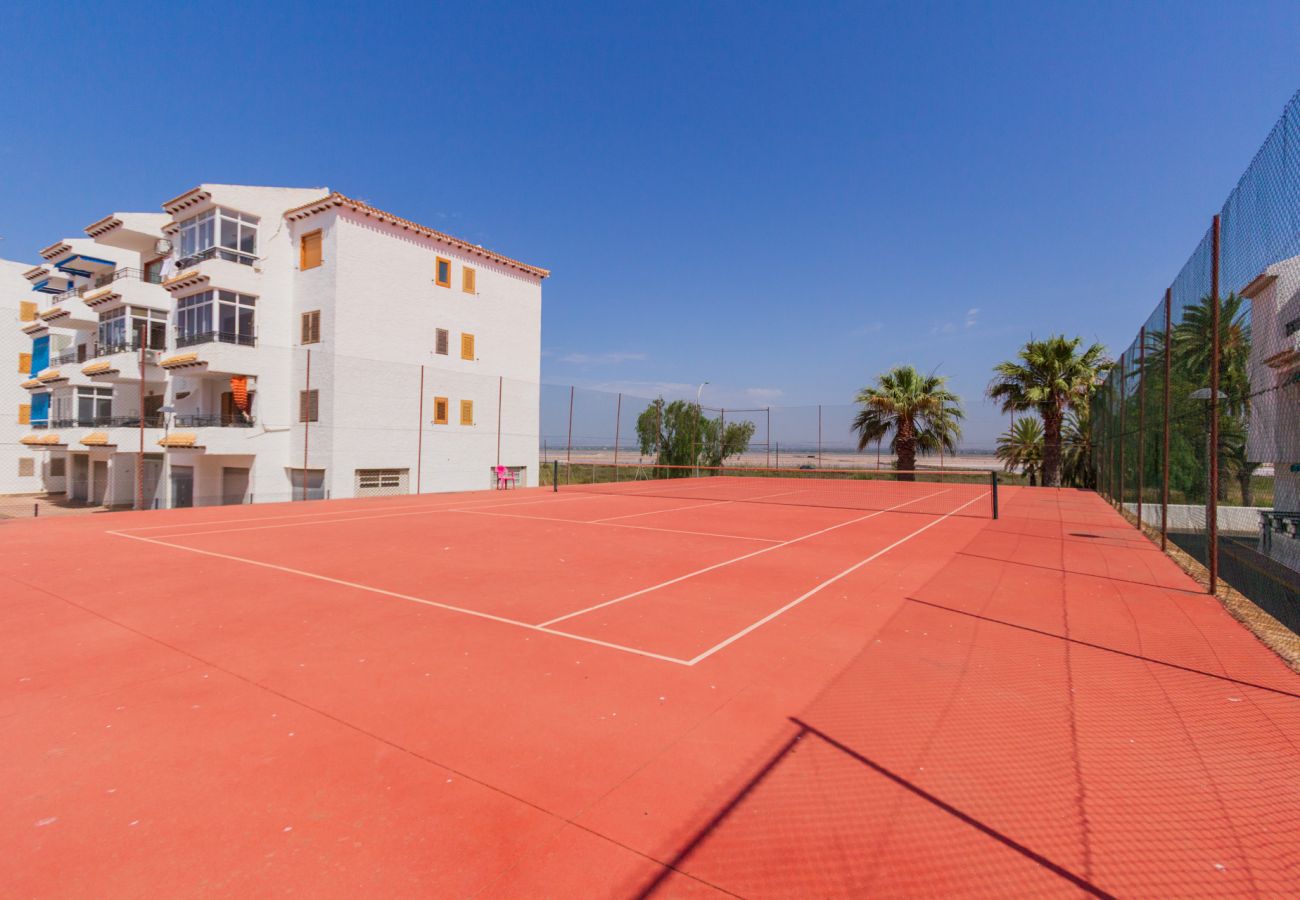 Apartamento en Santa Pola - Escapada Familiar en Urbanización Paraíso