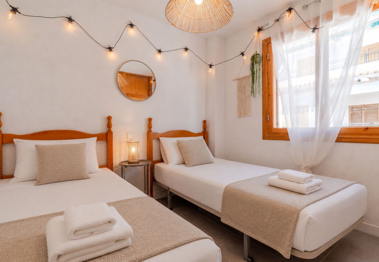 Apartamento en Santa Pola - Escapada Familiar en Urbanización Paraíso