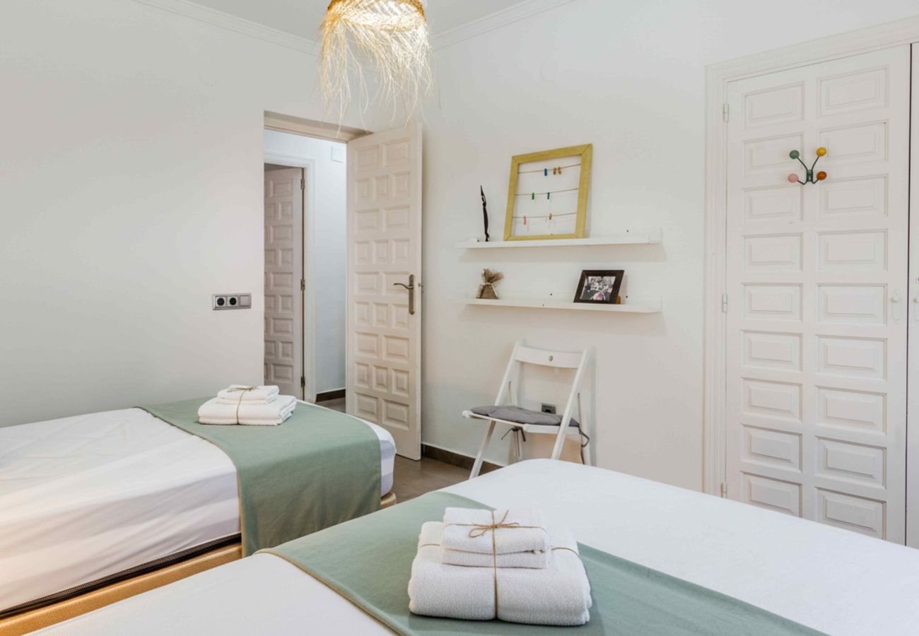 Casa en Javea / Xàbia - Villa para 8 cerca de Playa del Arenal con jardín y barbacoa