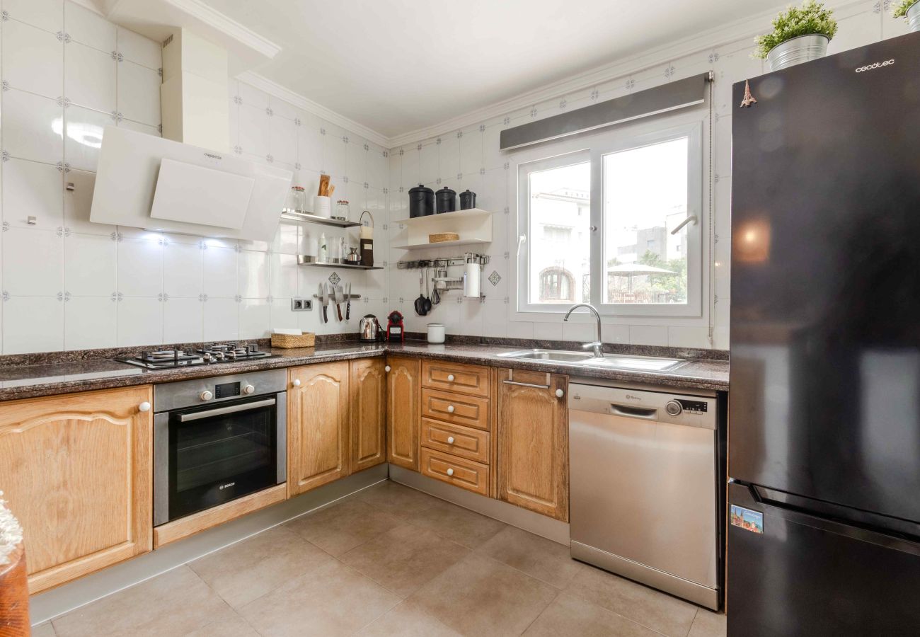 Casa en Javea / Xàbia - Villa para 8 cerca de Playa del Arenal con jardín y barbacoa
